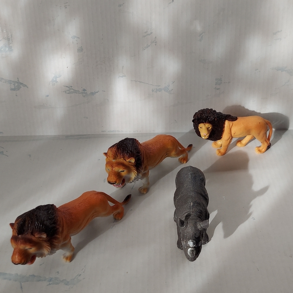 Vintage Zoo/Safari Animals 3 Lions and Rhino Figurine Set